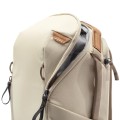 pol_pl_Plecak-PEAK-DESIGN-Everyday-Backpack-15L-Zip-Kosc-sloniowa-EDLv2-743_5.jpg