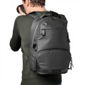 camera-backpack-manfrotto--advanced-2-mb-ma2-bp-a-use01.jpg