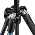Photo-tripod_Manfrotto_Element-MII_Alu-blue_MKELMII4BL-BH_head-spider.jpg