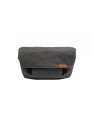 peak-design-field-pouch-charcoal-v2-grafitowy-z-paskiem.jpg