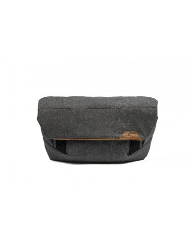 peak-design-field-pouch-charcoal-v2-grafitowy-z-paskiem.jpg