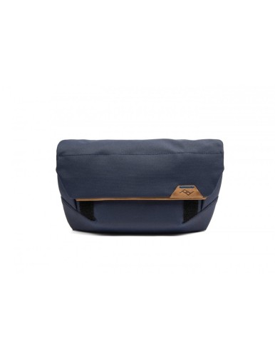 peak-design-field-pouch-midnight-v2-niebieski-z-paskiem.jpg