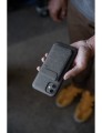 peak-design-mobile-wallet-stand-magnetyczny-portfel-do-telefonu-podstawka-grafitowy (7).jpg