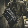 Torba Wotancraft NIGHT RIDER LEATHER SLING BAG Czarna Notopstryk