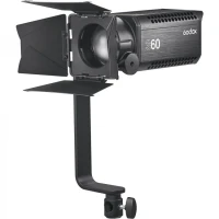 Lampa LED Godox S60 z wrotami i soczewką ogniskującą