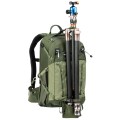 BackLight-26L-Montane-Green-Tripod-Front-Carry.jpg