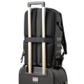 DarkLight-20L-Black-Trolley-Handle-Pass-Through (Mały).jpg