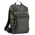 DarkLight-20L-Montane-Green-Hero-Right (Mały).jpg