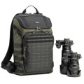 DarkLight-20L-Montane-Green-Hero-Right-Gear (Mały).jpg
