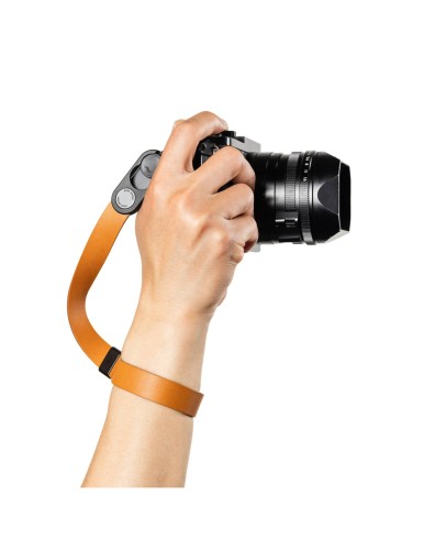 pasek-na-nadgarstek-peak-design-cuff-leather-amber-bursztynowy.jpg