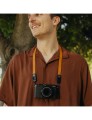 pasek-peak-design-form-leather-camera-strap-neck-amber-bursztynowy-05.jpg